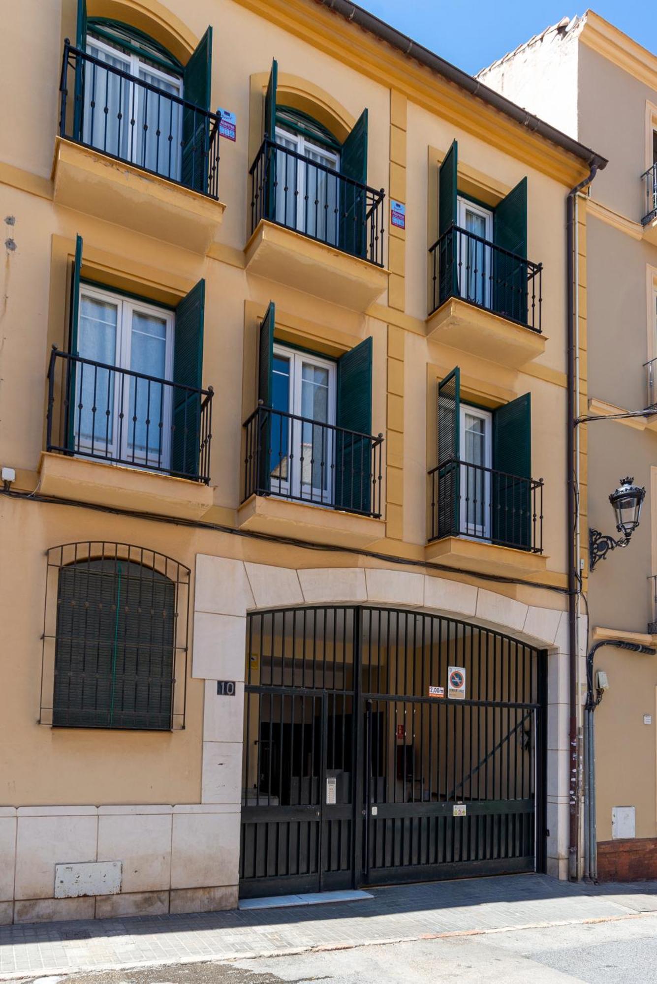 Apartment & Pool In Malaga City Center Экстерьер фото