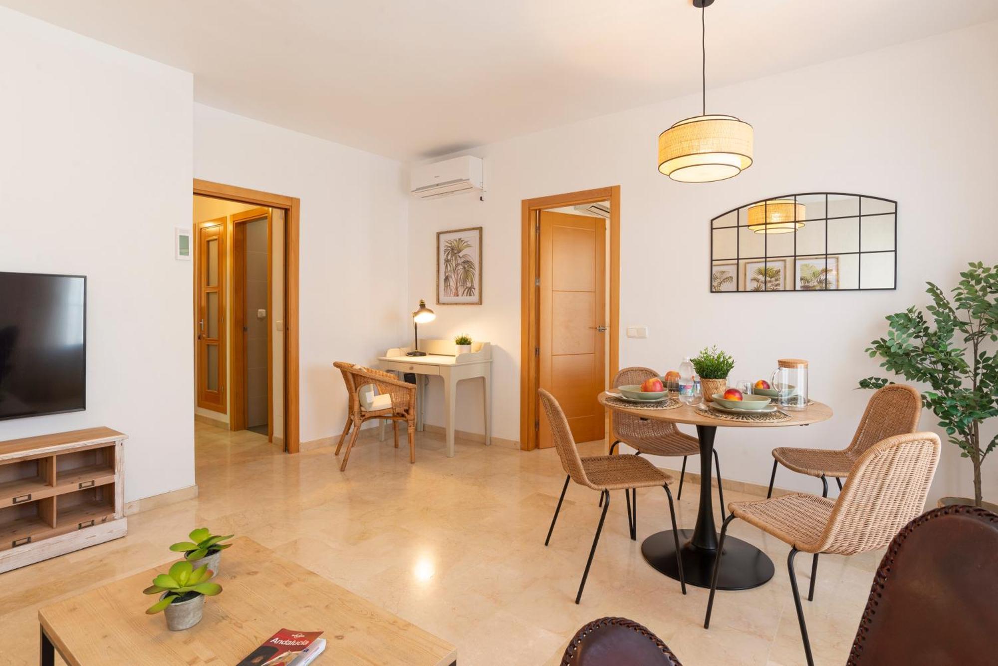 Apartment & Pool In Malaga City Center Экстерьер фото