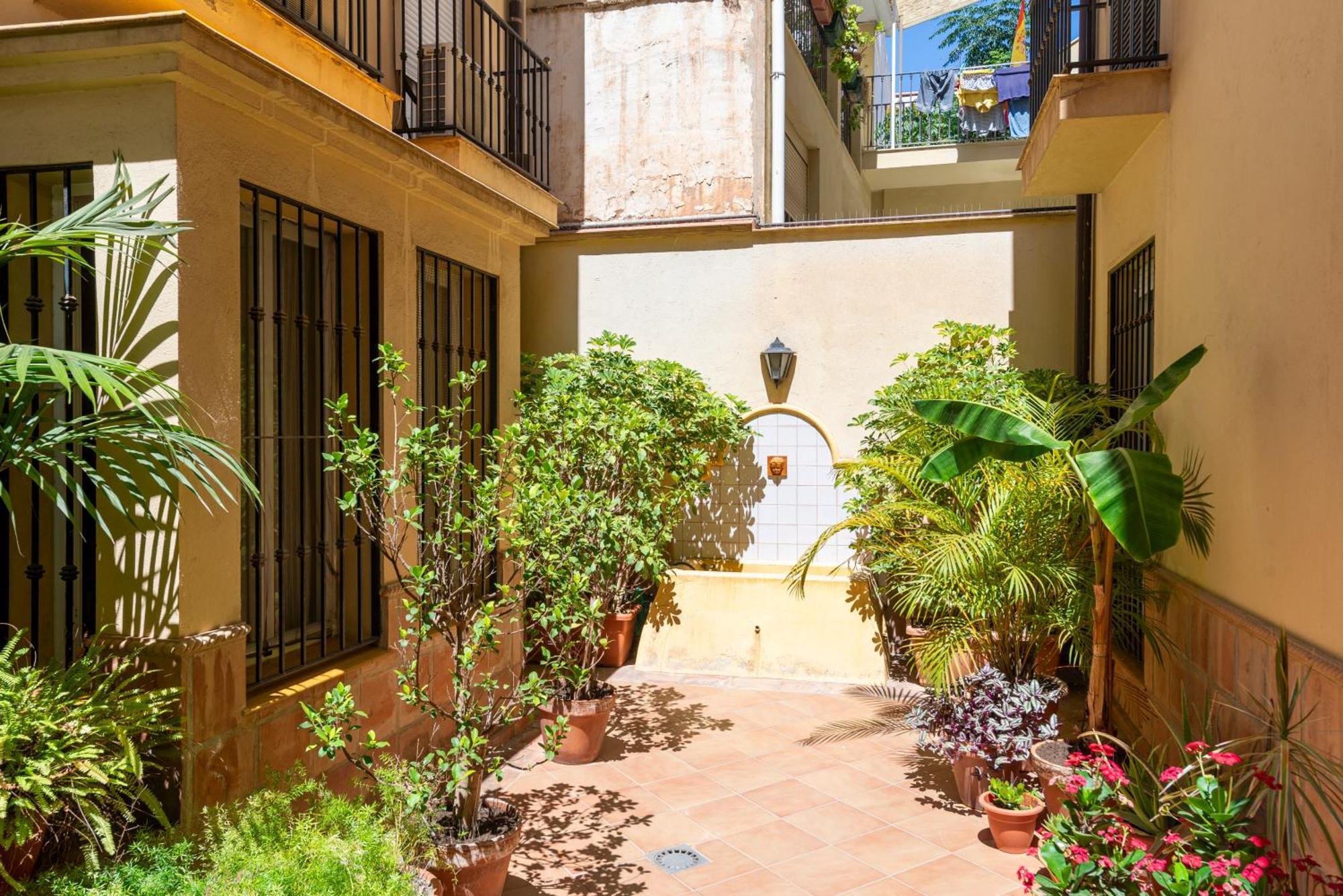 Apartment & Pool In Malaga City Center Экстерьер фото