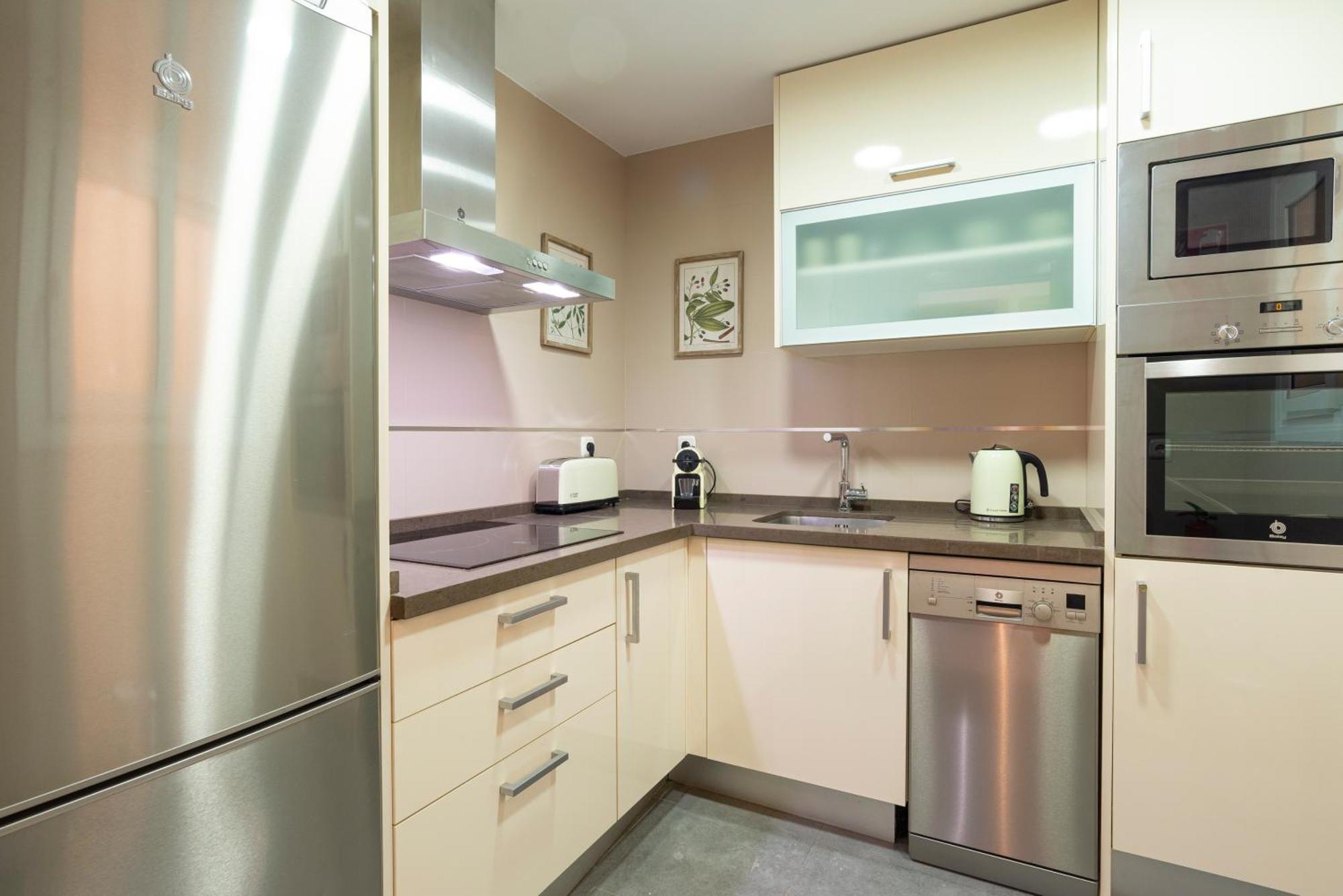 Apartment & Pool In Malaga City Center Экстерьер фото