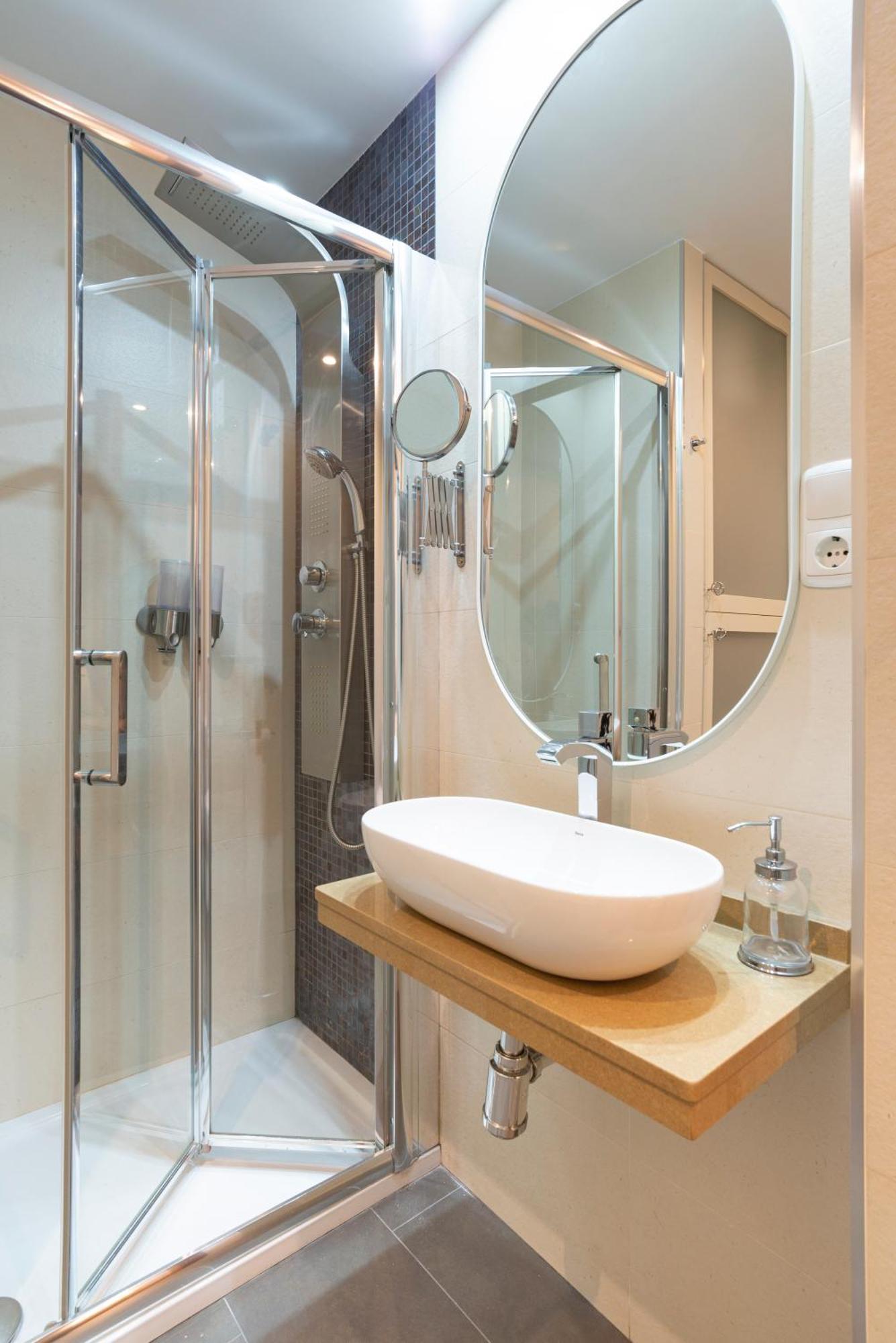 Apartment & Pool In Malaga City Center Экстерьер фото
