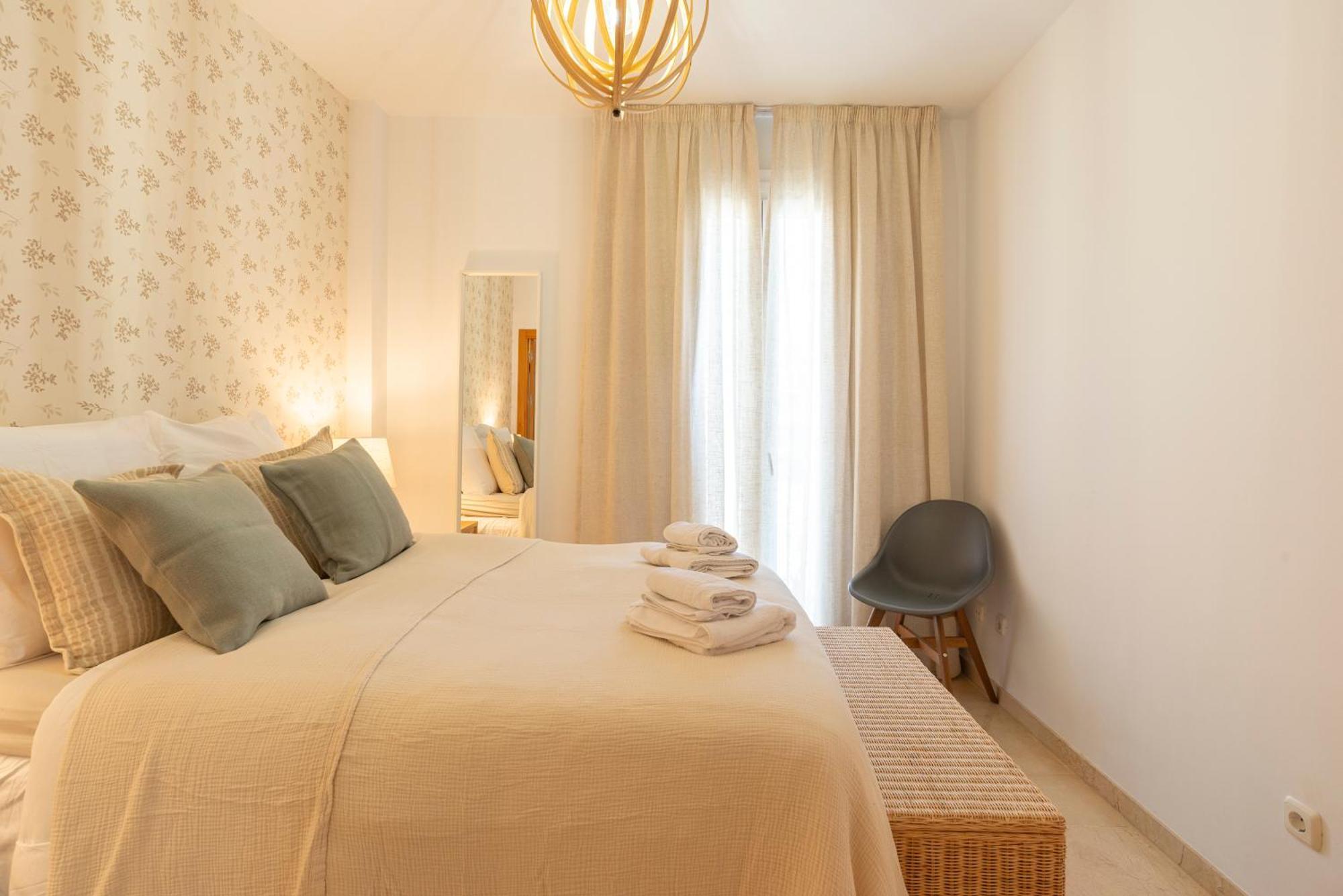 Apartment & Pool In Malaga City Center Экстерьер фото